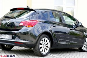 Opel Astra 2014 1.4 120 KM