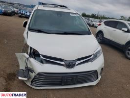 Toyota Sienna 2020 3