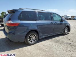 Toyota Sienna 2018 3