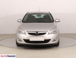 Opel Astra 2011 1.6 113 KM