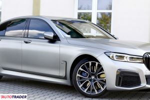 BMW 750 2019 3.0 400 KM