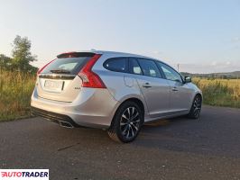 Volvo V60 2017 2.0 150 KM