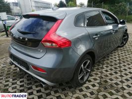 Volvo V40 2016 2.0 122 KM