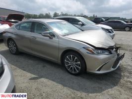 Lexus ES 2019 3
