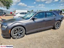Chrysler 300C 2021 3