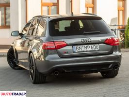 Audi A4 2010 2.7 190 KM