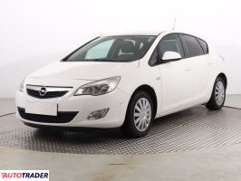 Opel Astra 2011 1.4 138 KM