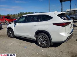 Toyota Highlander 2022 3