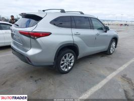 Toyota Highlander 2021 3