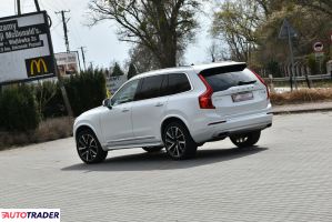 Volvo XC90 2018 2.0 235 KM