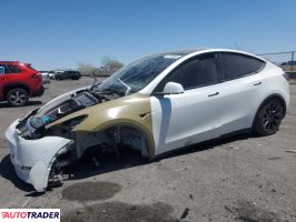 Tesla Model Y - zobacz ofertę