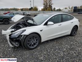 Tesla Model 3 - zobacz ofertę