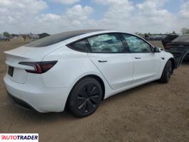 Tesla Model 3 2024