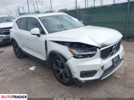 Volvo XC40 - zobacz ofertę