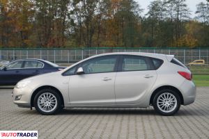 Opel Astra 2010 1.6 116 KM