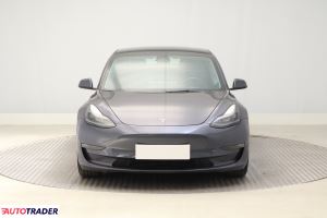 Tesla Model 3 2021 434 KM