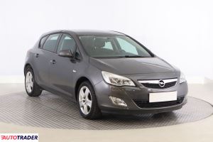 Opel Astra 2012 1.4 138 KM