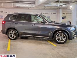 BMW X5 2019 3.0 265 KM