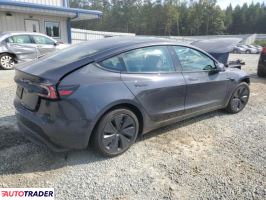 Tesla Model 3 2024