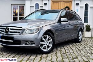 Mercedes C-klasa 2009 2.1 136 KM