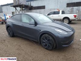 Tesla Model Y 2025