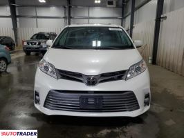 Toyota Sienna 2020 3