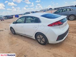 Hyundai IONIQ Hybrid 2020 1