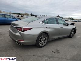 Lexus ES 2019 3