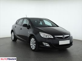 Opel Astra 2011 1.4 138 KM