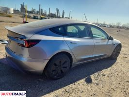 Tesla Model 3 2024
