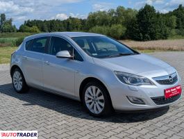 Opel Astra 2012 1.4 140 KM