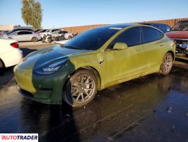 Tesla Model 3 - zobacz ofertę