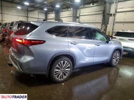 Toyota Highlander 2021 3