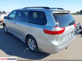 Toyota Sienna 2019 3