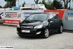 Opel Astra 2011 1.4 140 KM