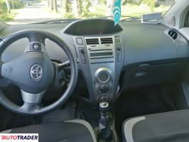 Toyota Yaris 2011 1.3 100 KM