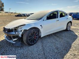 Tesla Model 3 2020