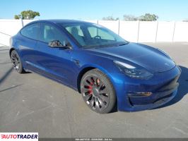 Tesla Model 3 - zobacz ofertę