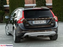Volvo V60 2012 2.0 163 KM