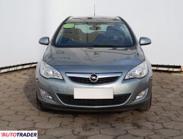 Opel Astra 2011 1.4 138 KM