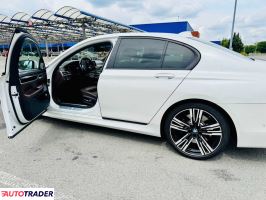 BMW 750 2017 3.0 400 KM BMW 750 2017 3.0 400 KM