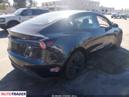 Tesla Model 3 2024