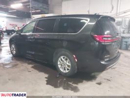 Chrysler Pacifica 2023 3