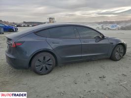 Tesla Model 3 2025