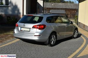 Opel Astra 2012 1.7 110 KM