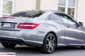 Mercedes E-klasa 2011 3.5 306 KM