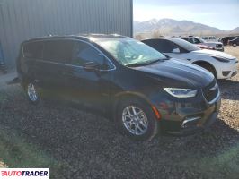 Chrysler Pacifica 2025 3