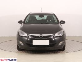 Opel Astra 2011 1.4 138 KM