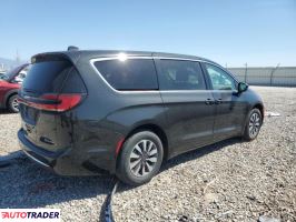 Chrysler Pacifica 2022 3