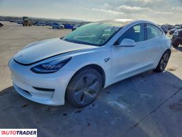 Tesla Model 3 - zobacz ofertę